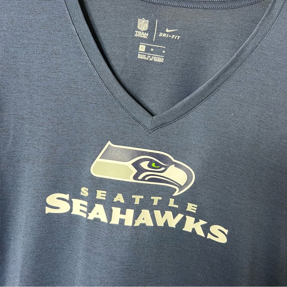 NWT Seattle Seahawks V Neck Navy Nike Tee Women's Size Medium - Picture 3 of 9